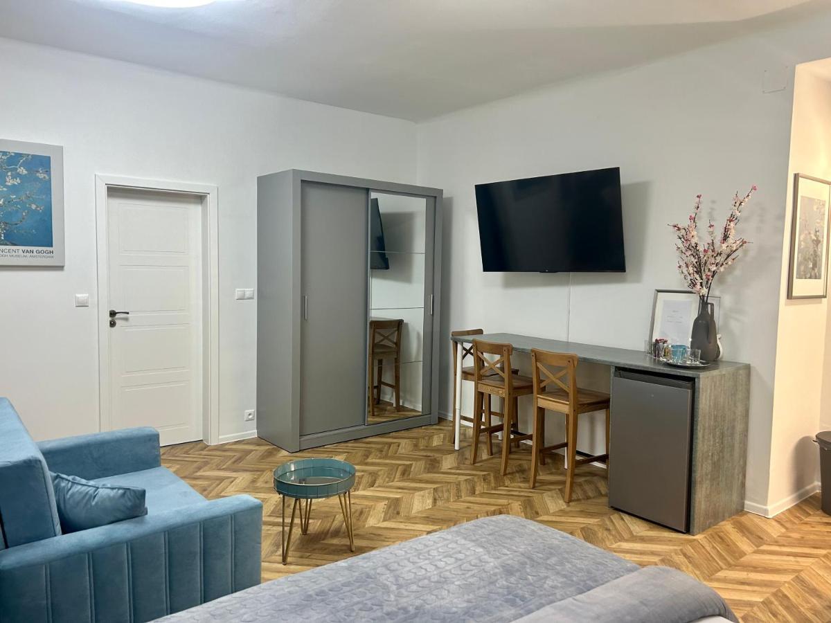 Almond Studio Apartment Pozsony Kültér fotó